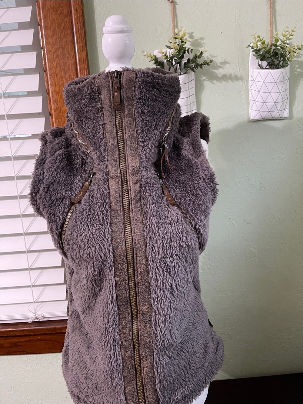 Kuhl Women's Plush Faux Sherpa Vest - Gray